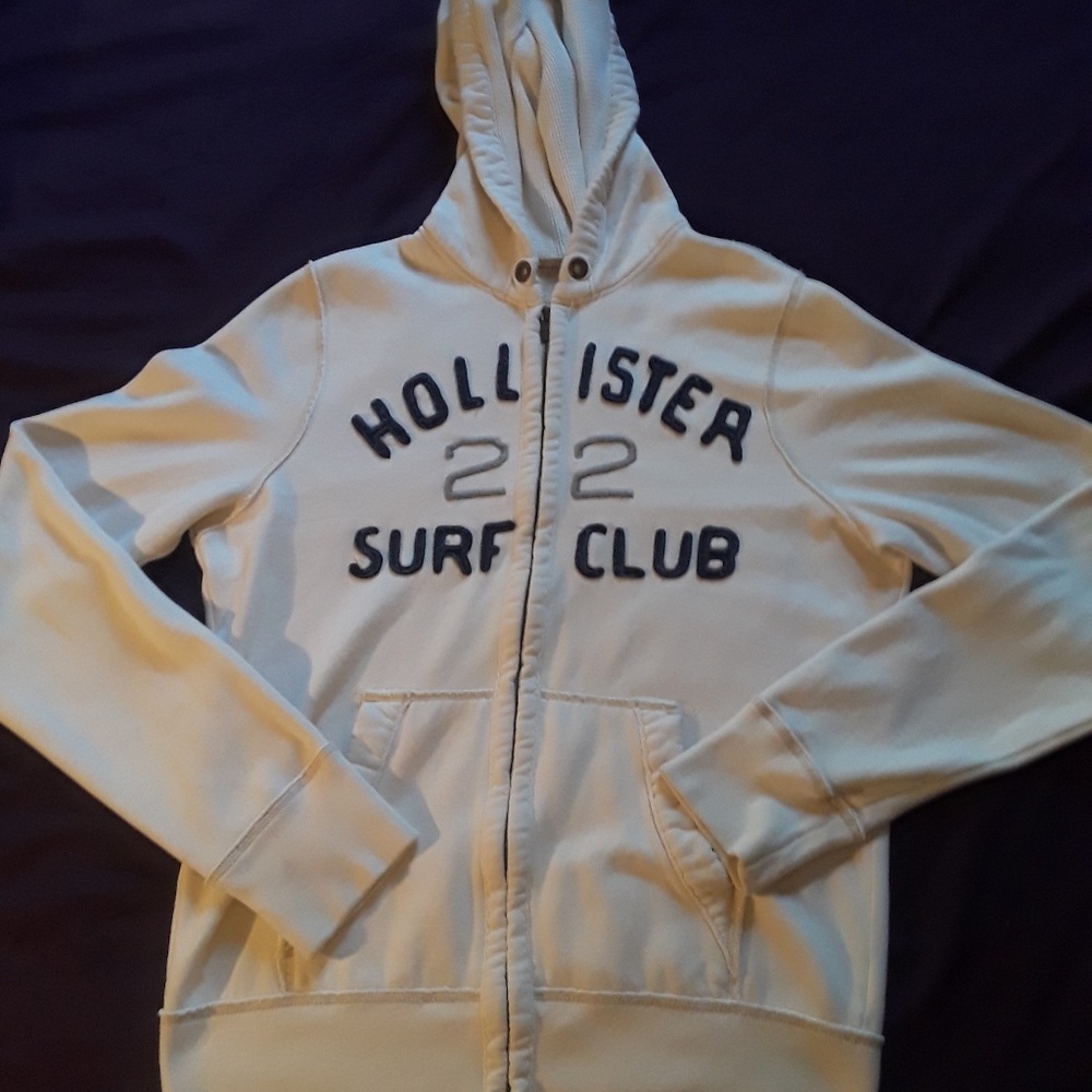 Winter is coming! Hollister Sweater Medium